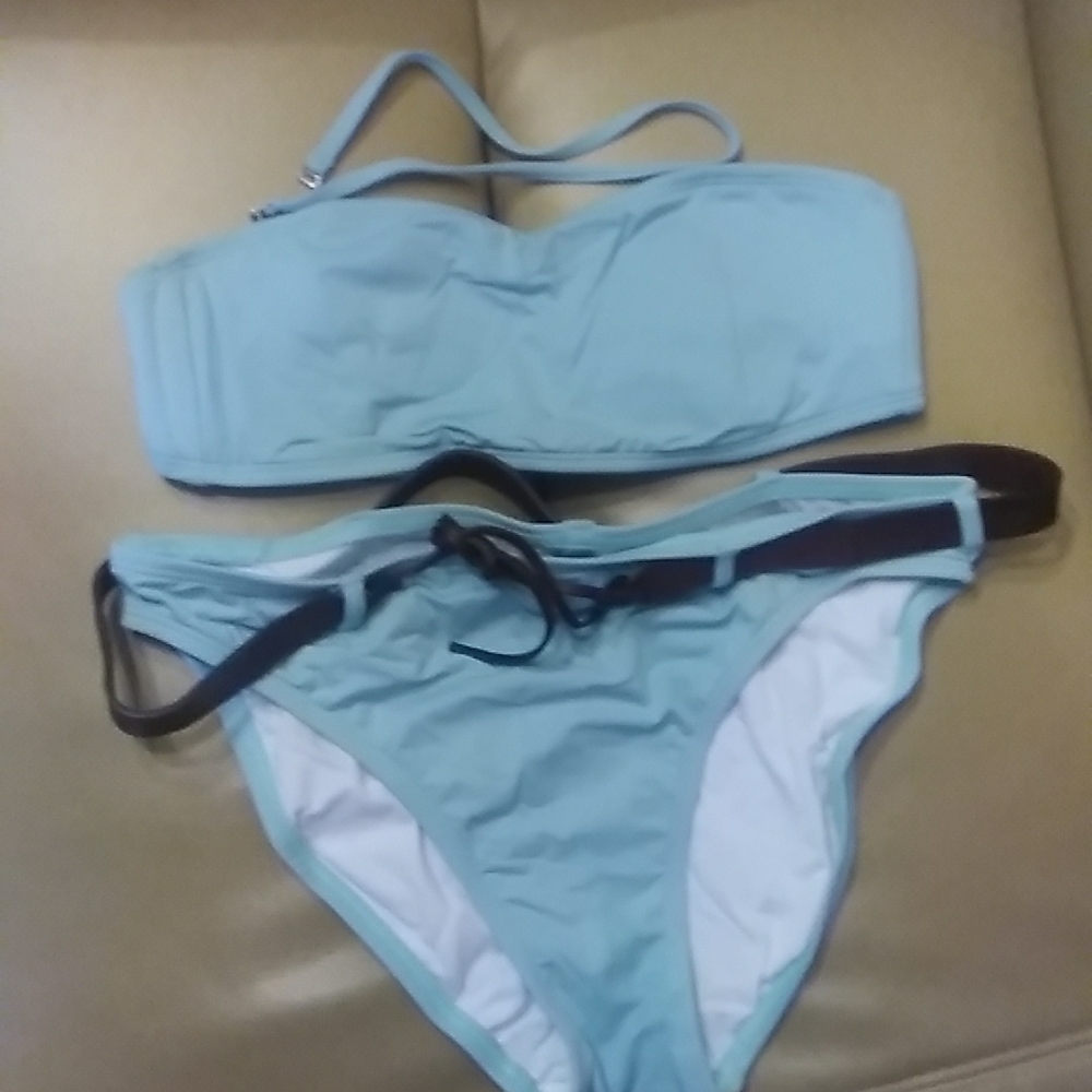 TOMMY BAHAMA 2PS. BIKINI WITH LEATHER BELT